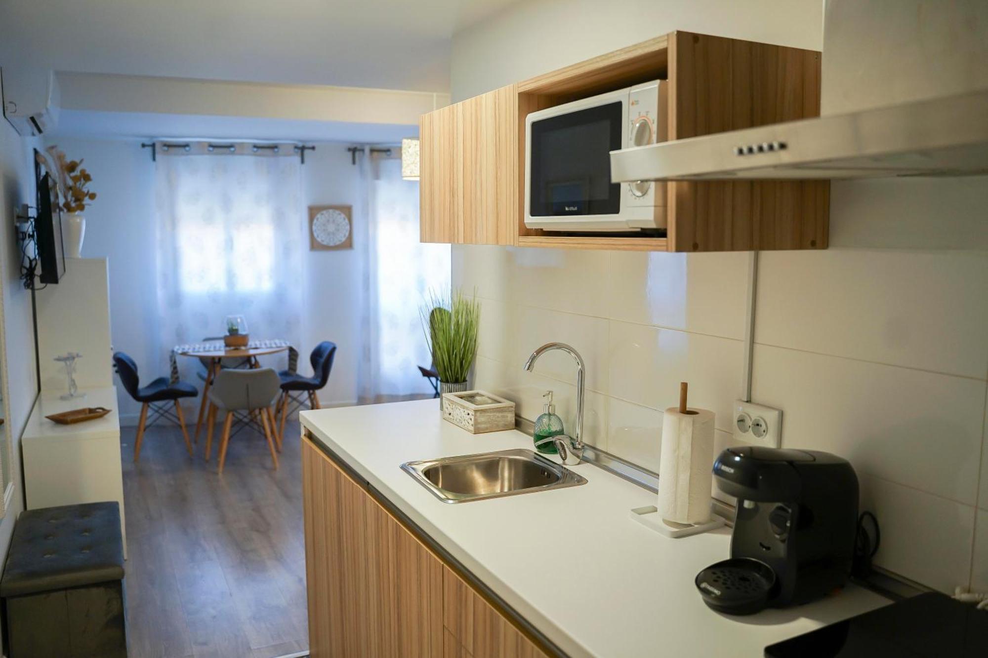 Apartamentos Suites Cariátide Plasencia Luaran gambar